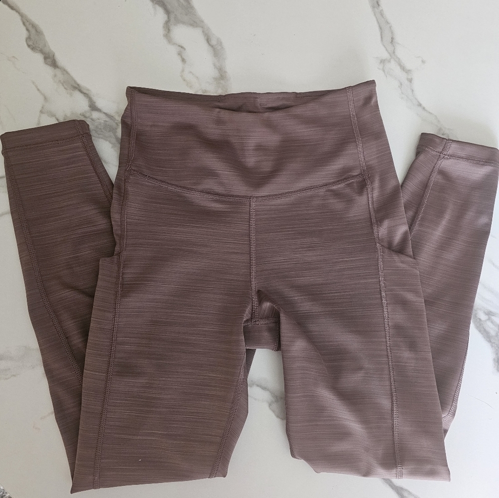 ATHLETA Ultimate Stash pocket 7/8 pocket leggins
